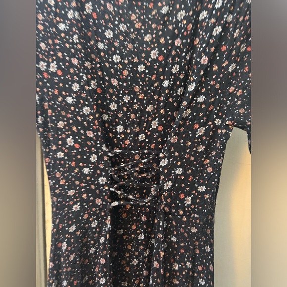 Black flower dress with ties in back Monteau size Large - Picture 9 of 10